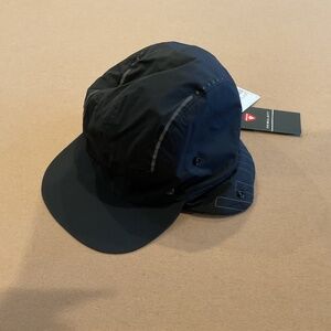 Lululemon black insulted running hat